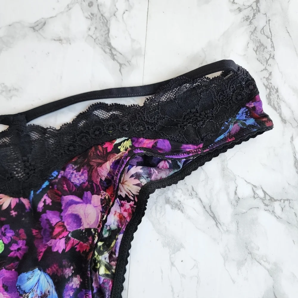 VERY SEXY Lace String Cheekini Panty - Picture 4 of 10